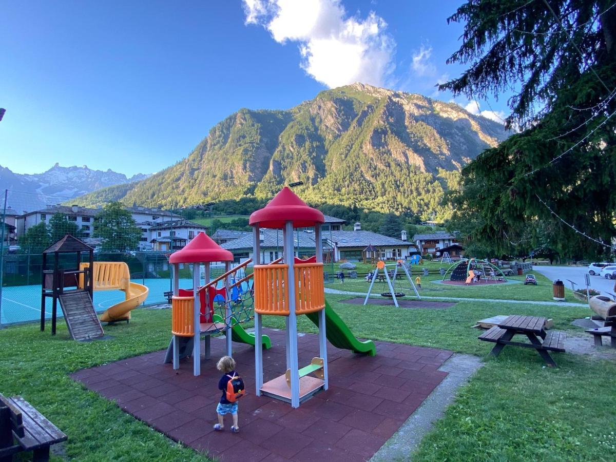 Appartamento De Montagne Berthod Pré-Saint-Didier Exteriör bild